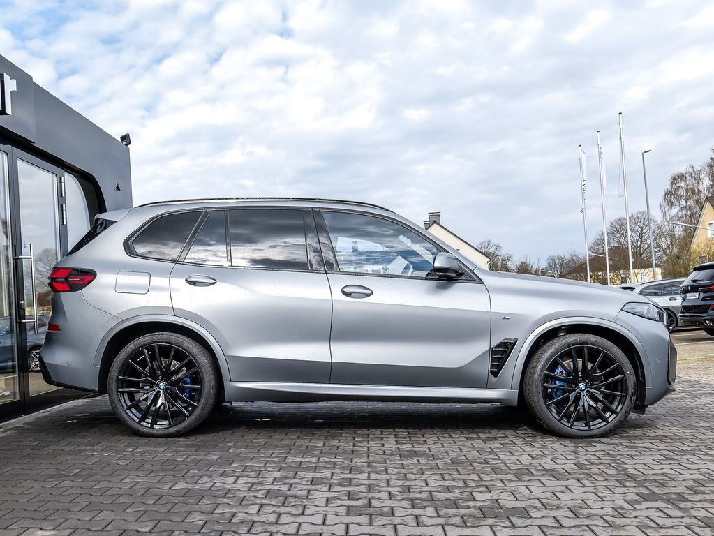 BMW X5 2025 г. Серый, пробег 20050 км