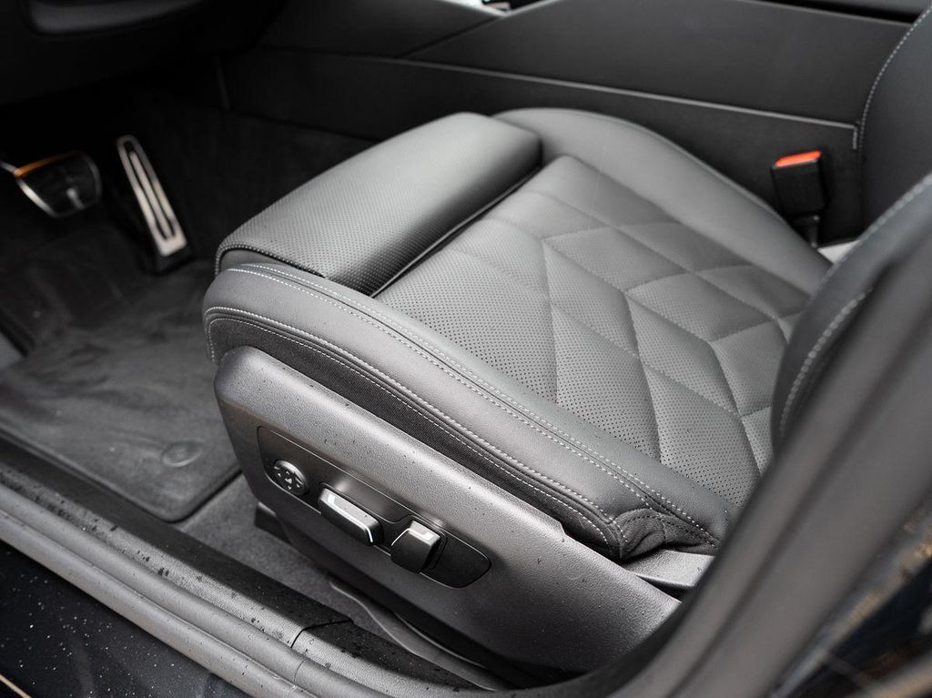 BMW 520 2025 г. Чёрный, пробег 25990 км