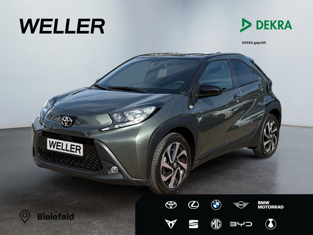 Toyota AYGO (X) 2023 г. Зелёный, пробег 21447 км