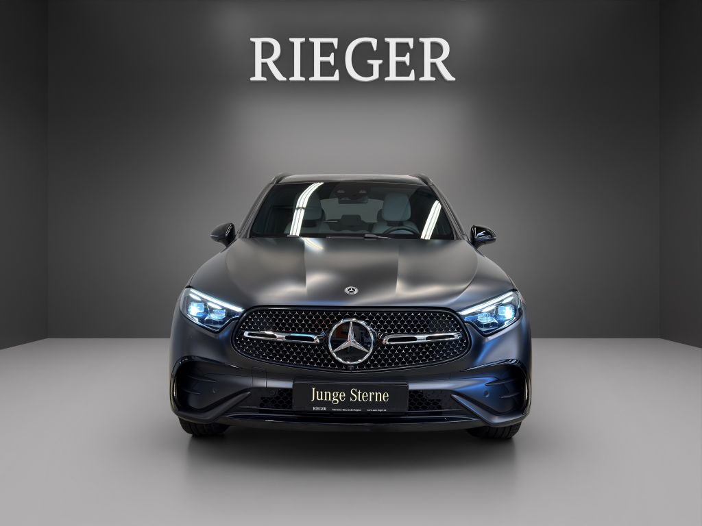 Mercedes-Benz GLC 300 2026 г. Серый, пробег 9000 км