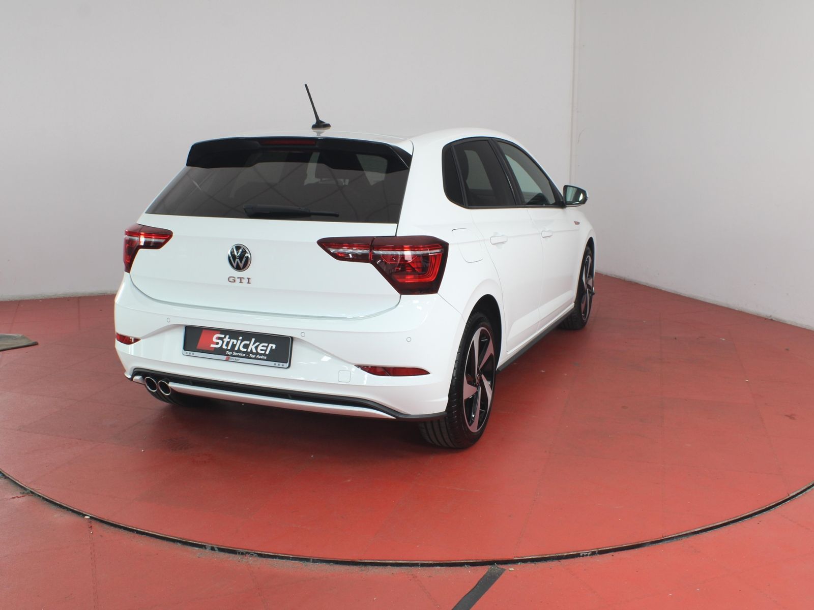 Volkswagen Polo 2024 г. Белый, пробег 18831 км