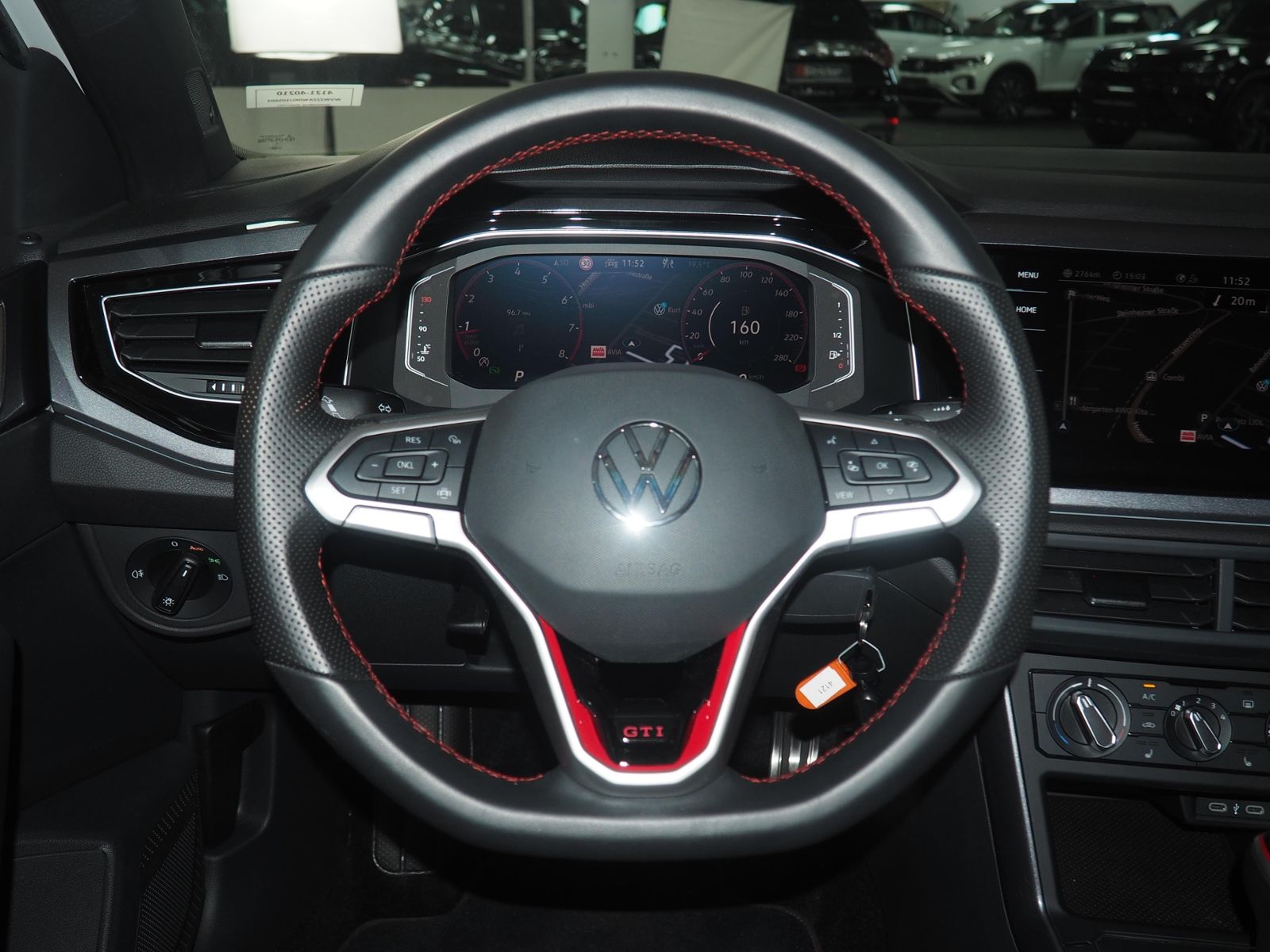 Volkswagen Polo 2024 г. Белый, пробег 18831 км