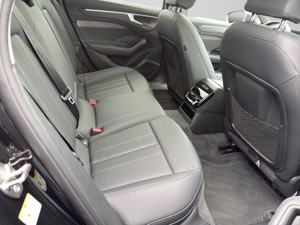Audi A6 2025 г. Чёрный, пробег 30849 км
