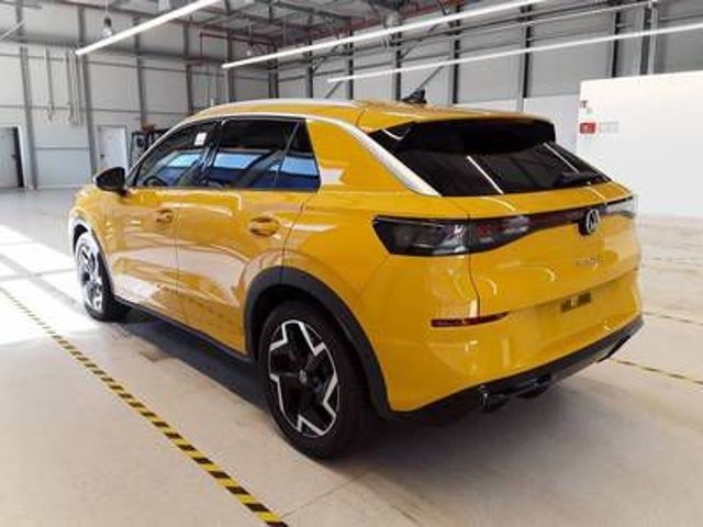 Volkswagen T-Roc 2025 г. Жёлтый, пробег 17801 км