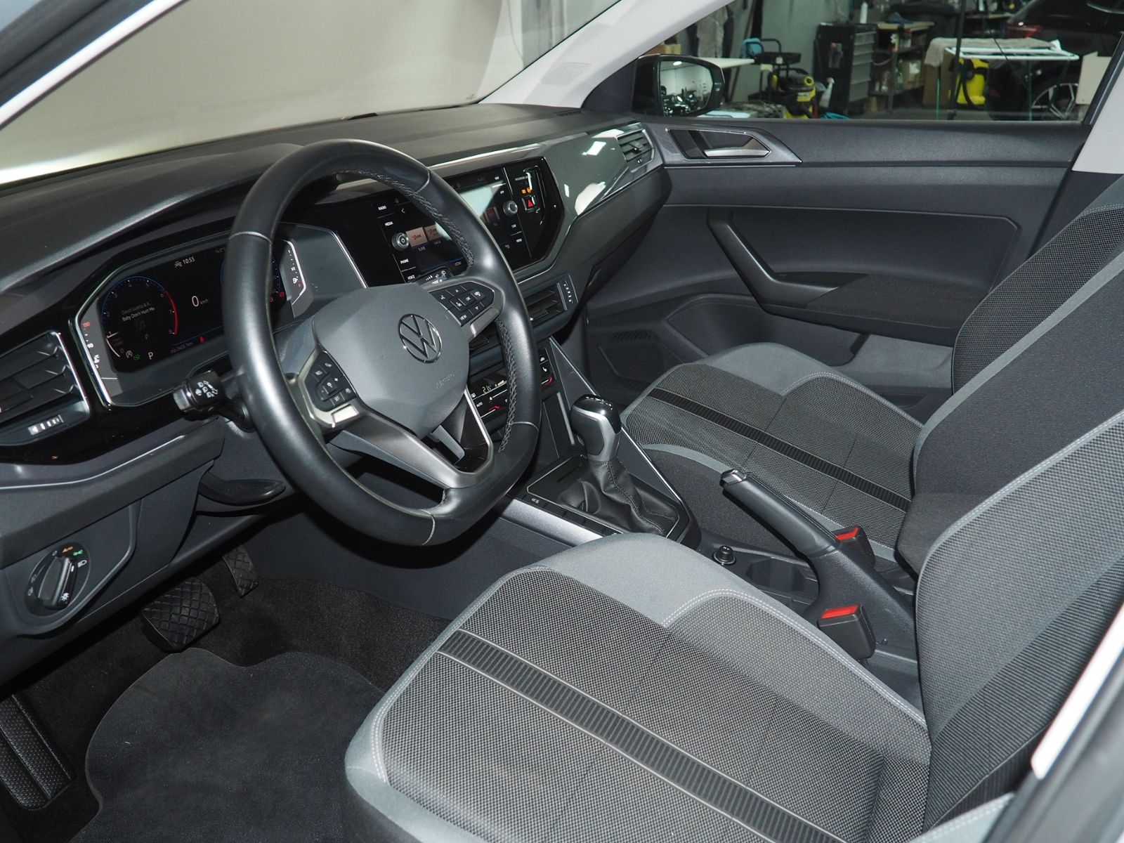 Volkswagen Polo 2024 г. Серебристый, пробег 50529 км