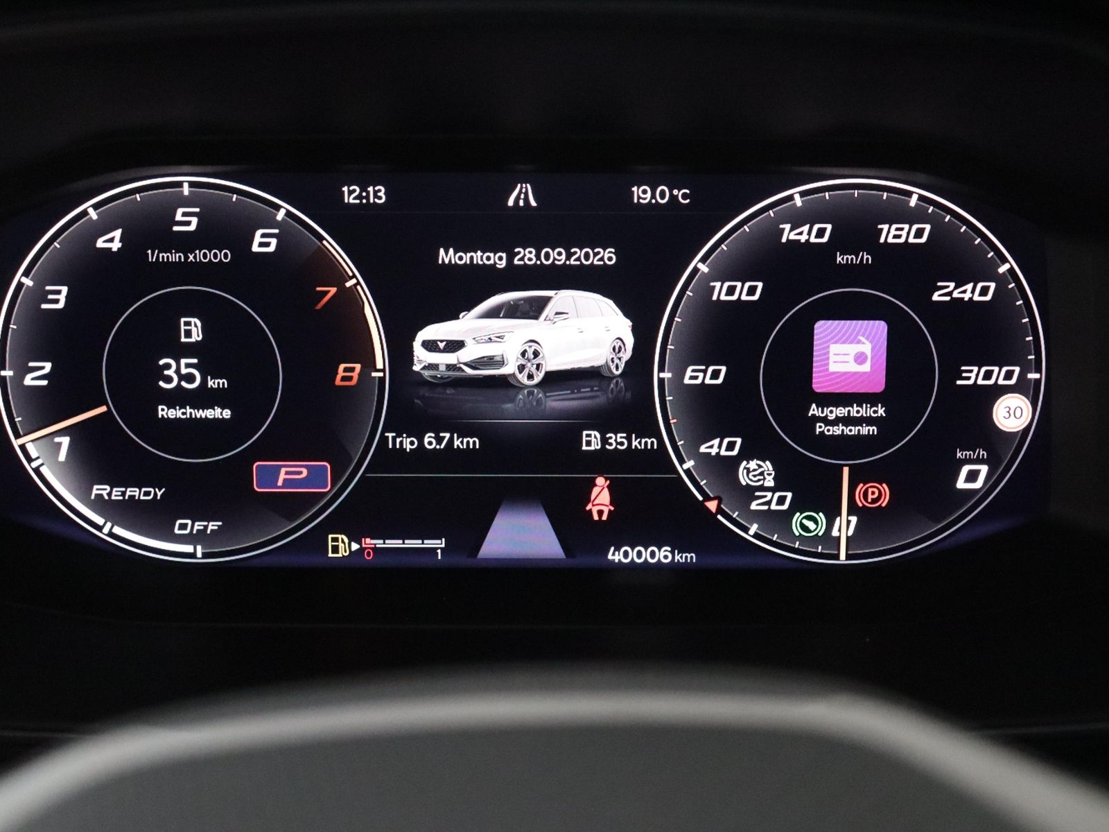 Cupra Leon 2023 г. Серый, пробег 40154 км