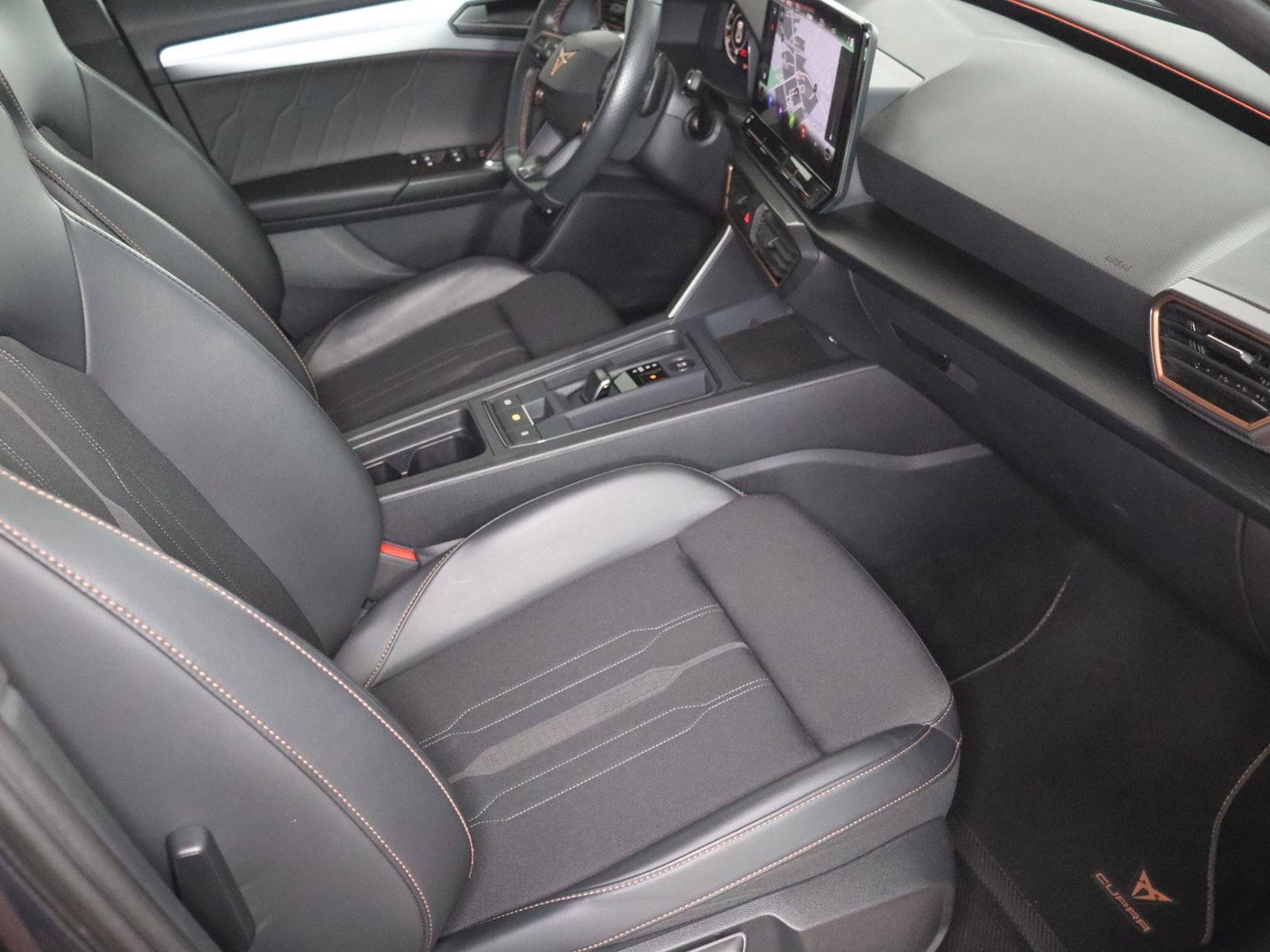 Cupra Leon 2023 г. Серый, пробег 40154 км