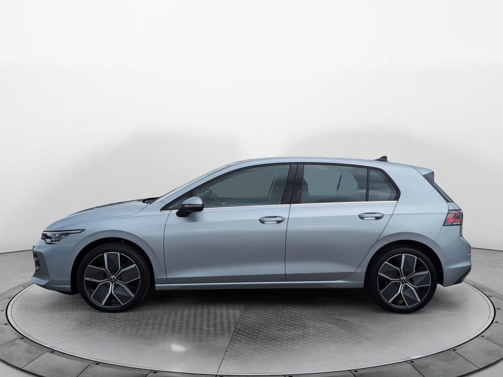 Volkswagen Golf 2025 г. Серый, пробег 5200 км