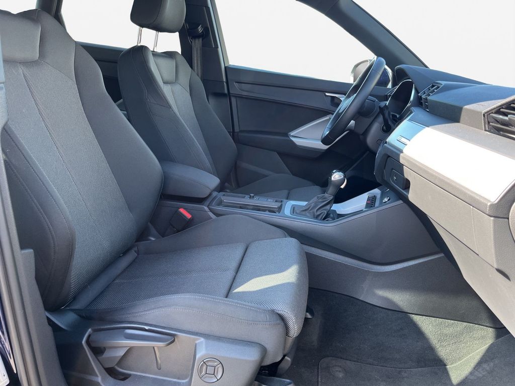 Audi Q3 2024 г. Синий, пробег 25119 км