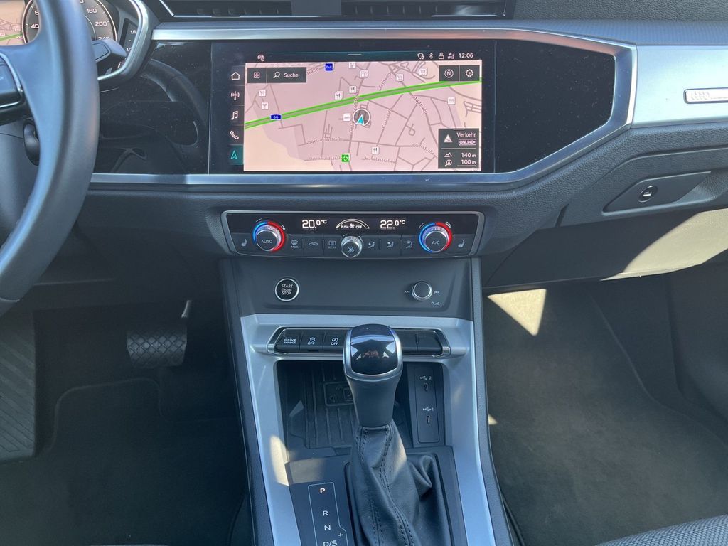 Audi Q3 2024 г. Синий, пробег 25119 км