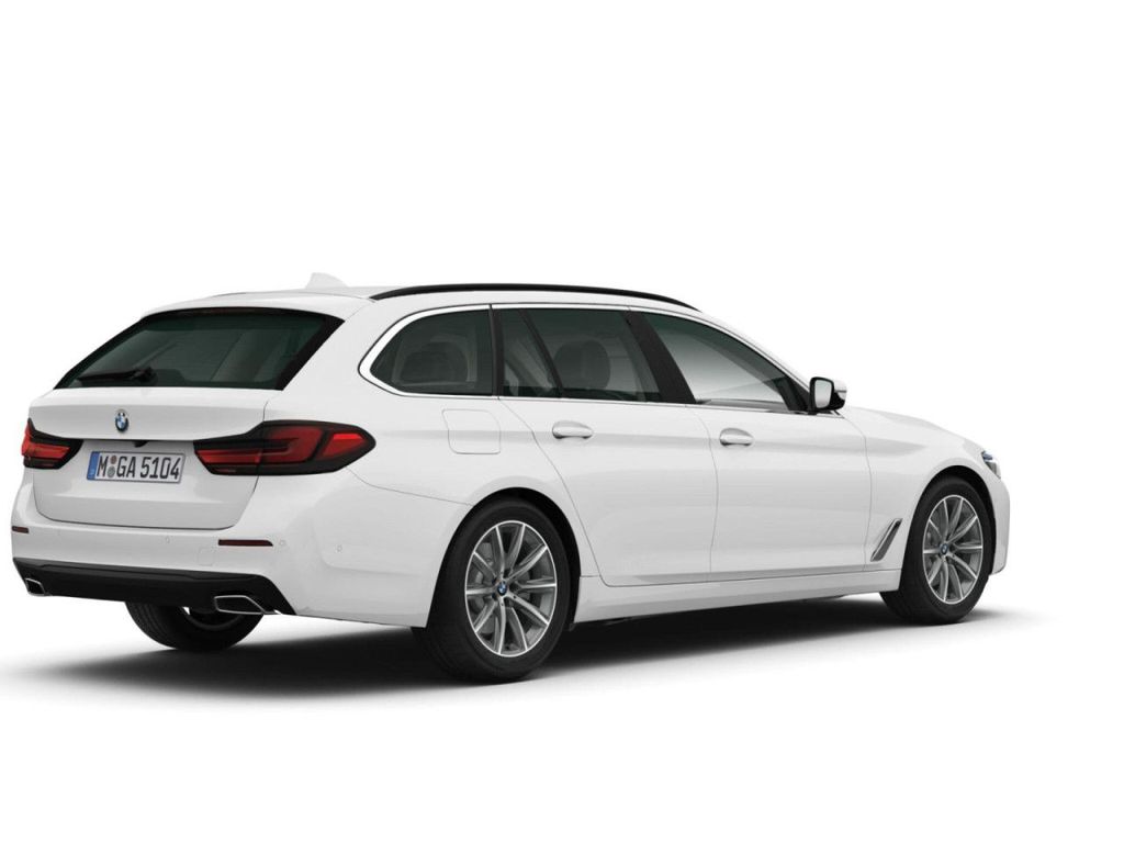 BMW 520 2023 г. Белый, пробег 58391 км