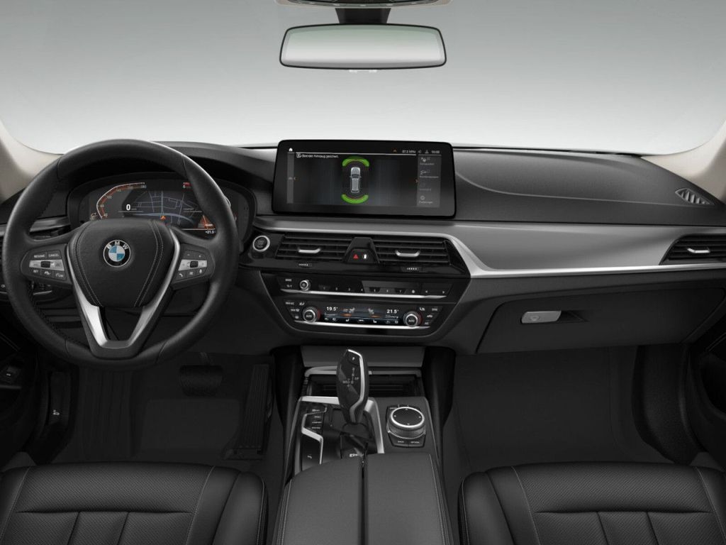 BMW 520 2023 г. Белый, пробег 58391 км