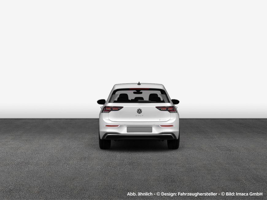 Volkswagen Golf 2024 г. Белый, пробег 23480 км
