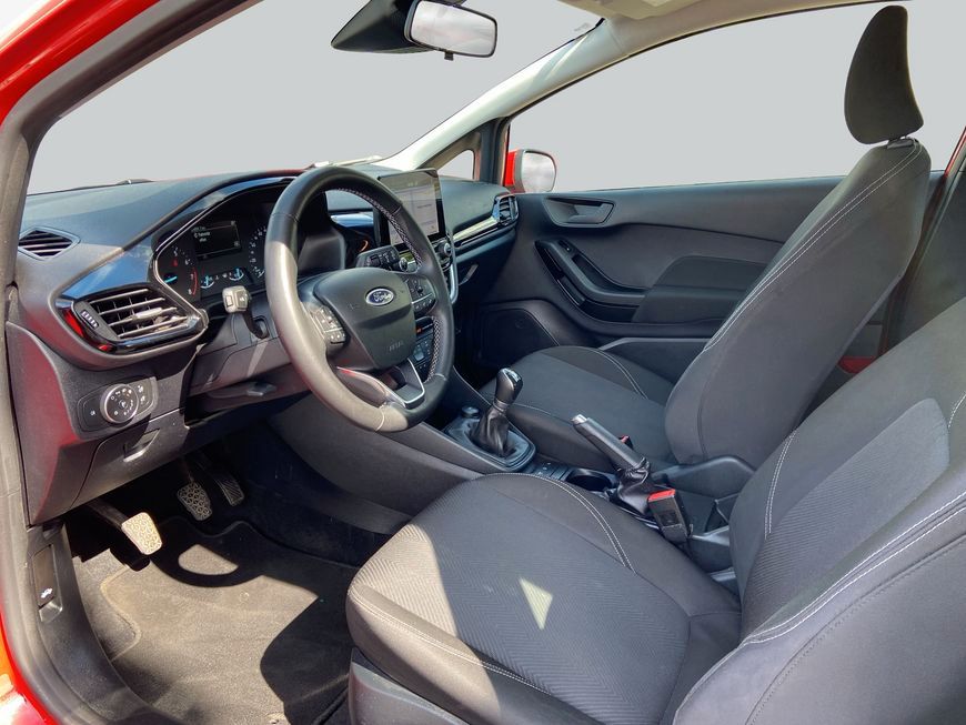 Ford Fiesta 2022 г. Красный, пробег 50894 км