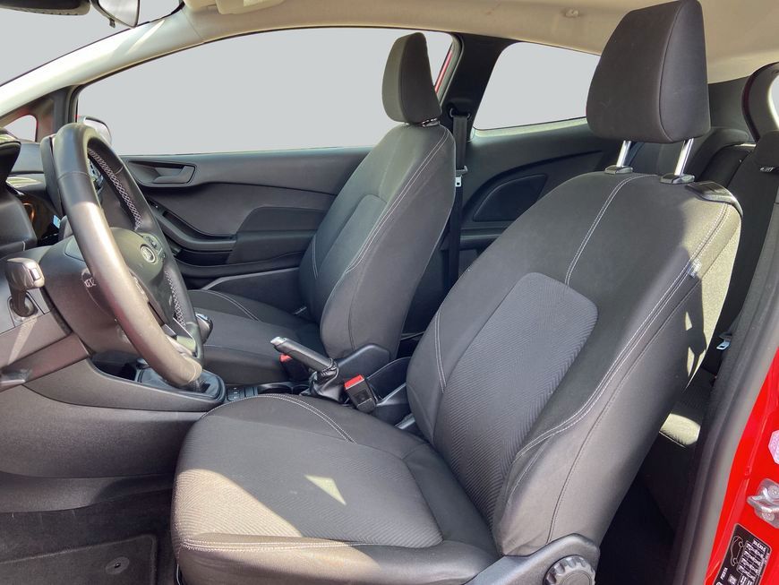 Ford Fiesta 2022 г. Красный, пробег 50894 км