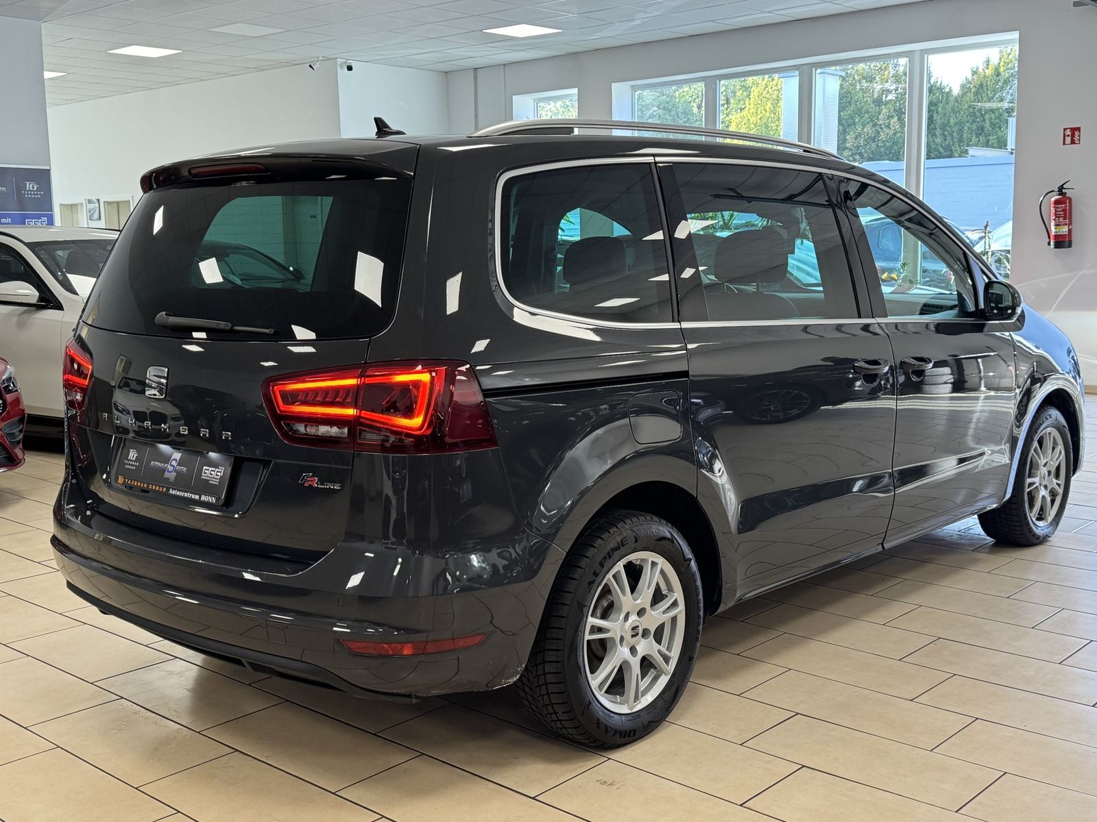 SEAT Alhambra 2022 г. Серый, пробег 57098 км