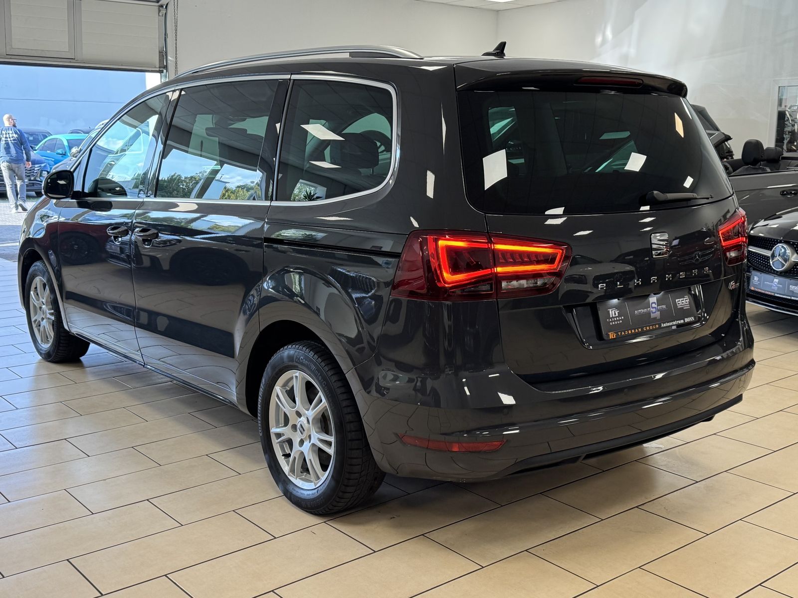 SEAT Alhambra 2022 г. Серый, пробег 57098 км
