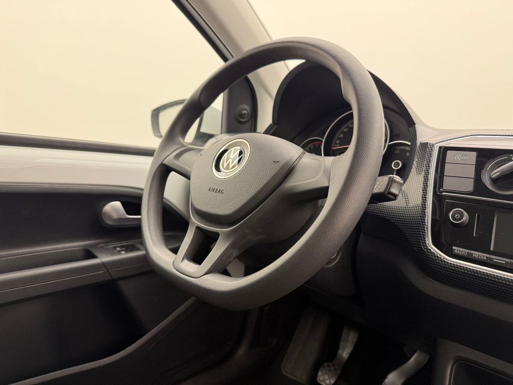 Volkswagen up! 2022 г. Белый, пробег 18090 км