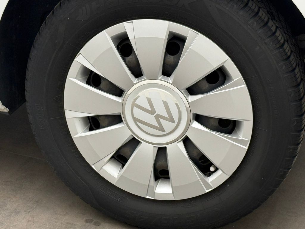 Volkswagen up! 2022 г. Белый, пробег 18090 км