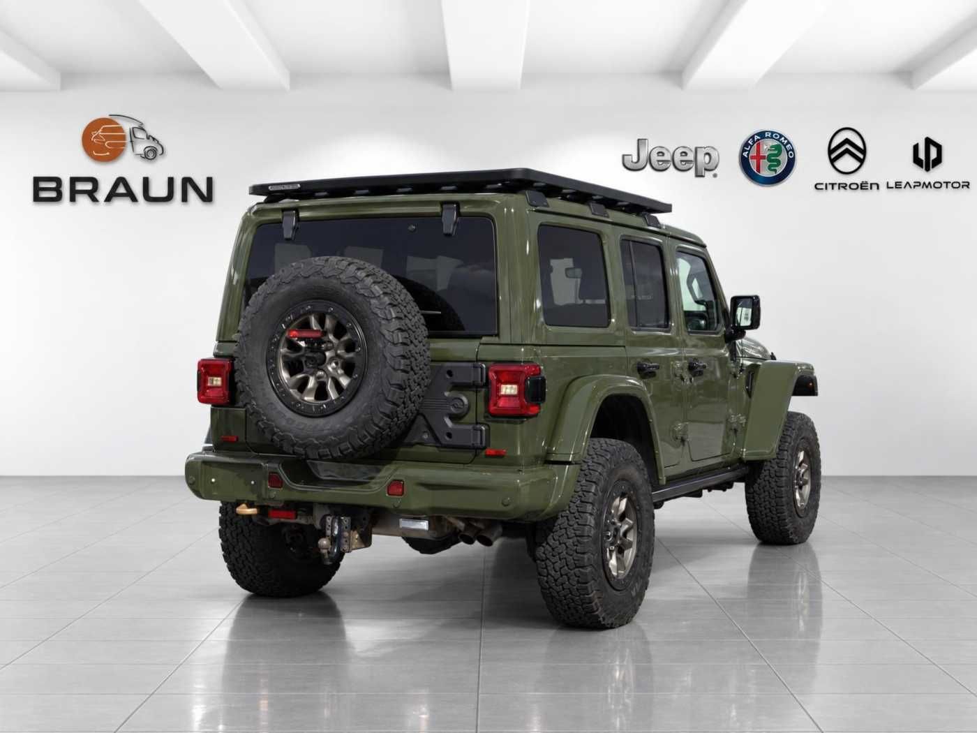 Jeep Wrangler 2022 г. Зелёный, пробег 35700 км