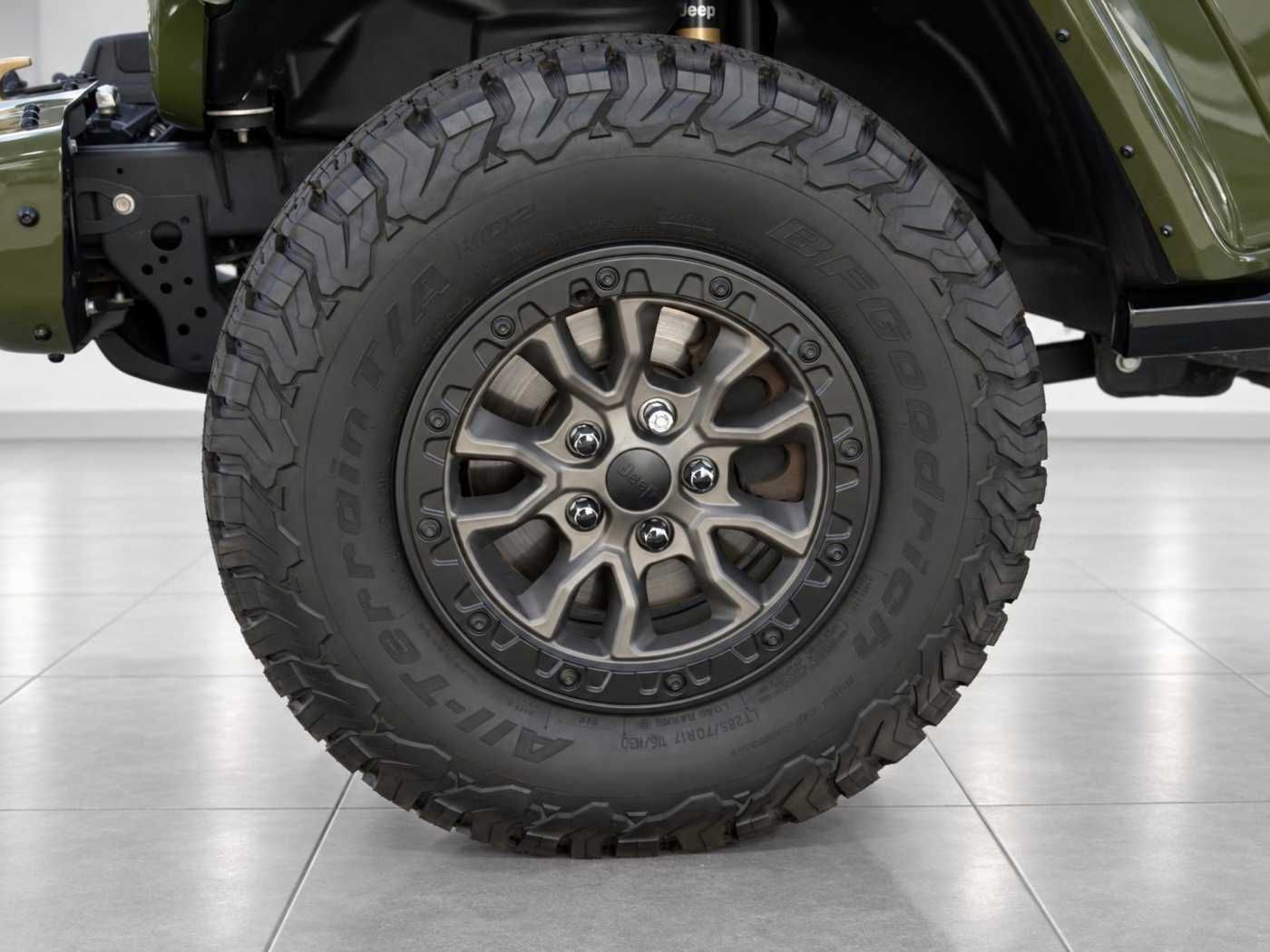Jeep Wrangler 2022 г. Зелёный, пробег 35700 км