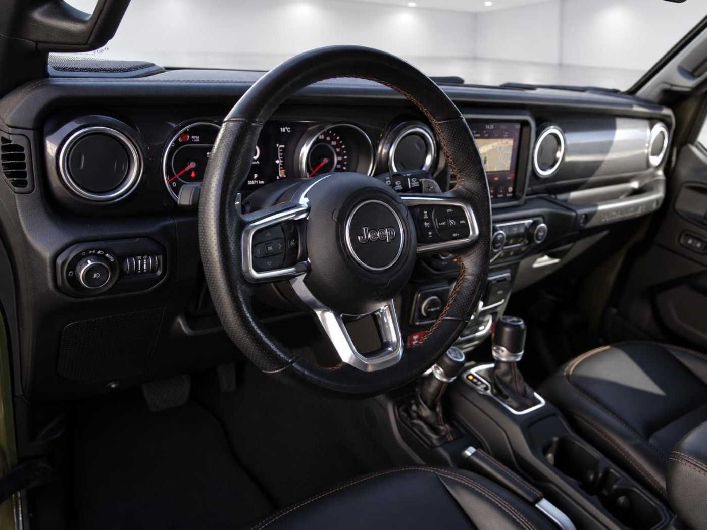 Jeep Wrangler 2022 г. Зелёный, пробег 35700 км