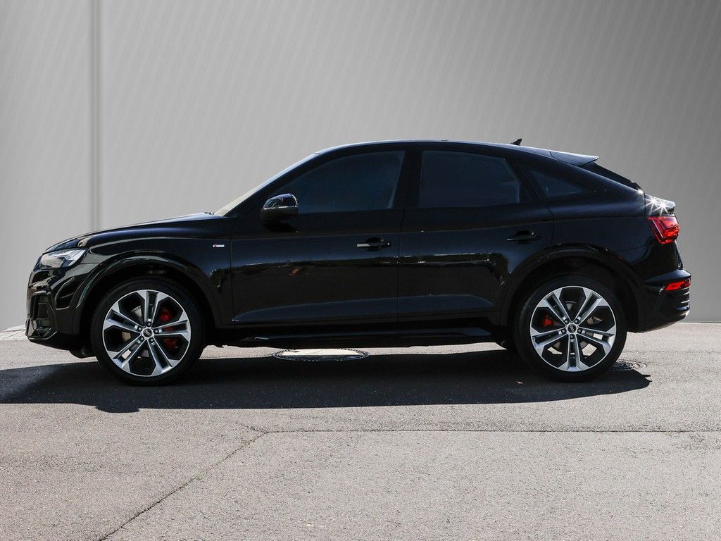 Audi Q5 2023 г. Чёрный, пробег 57980 км