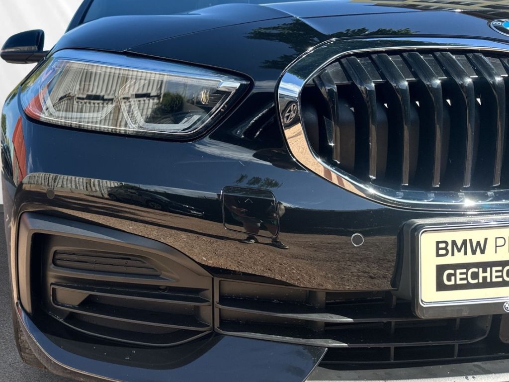BMW 118 2023 г. Чёрный, пробег 28529 км