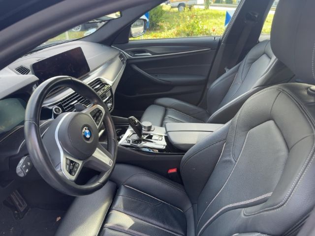 BMW 540 2022 г. Чёрный, пробег 43786 км
