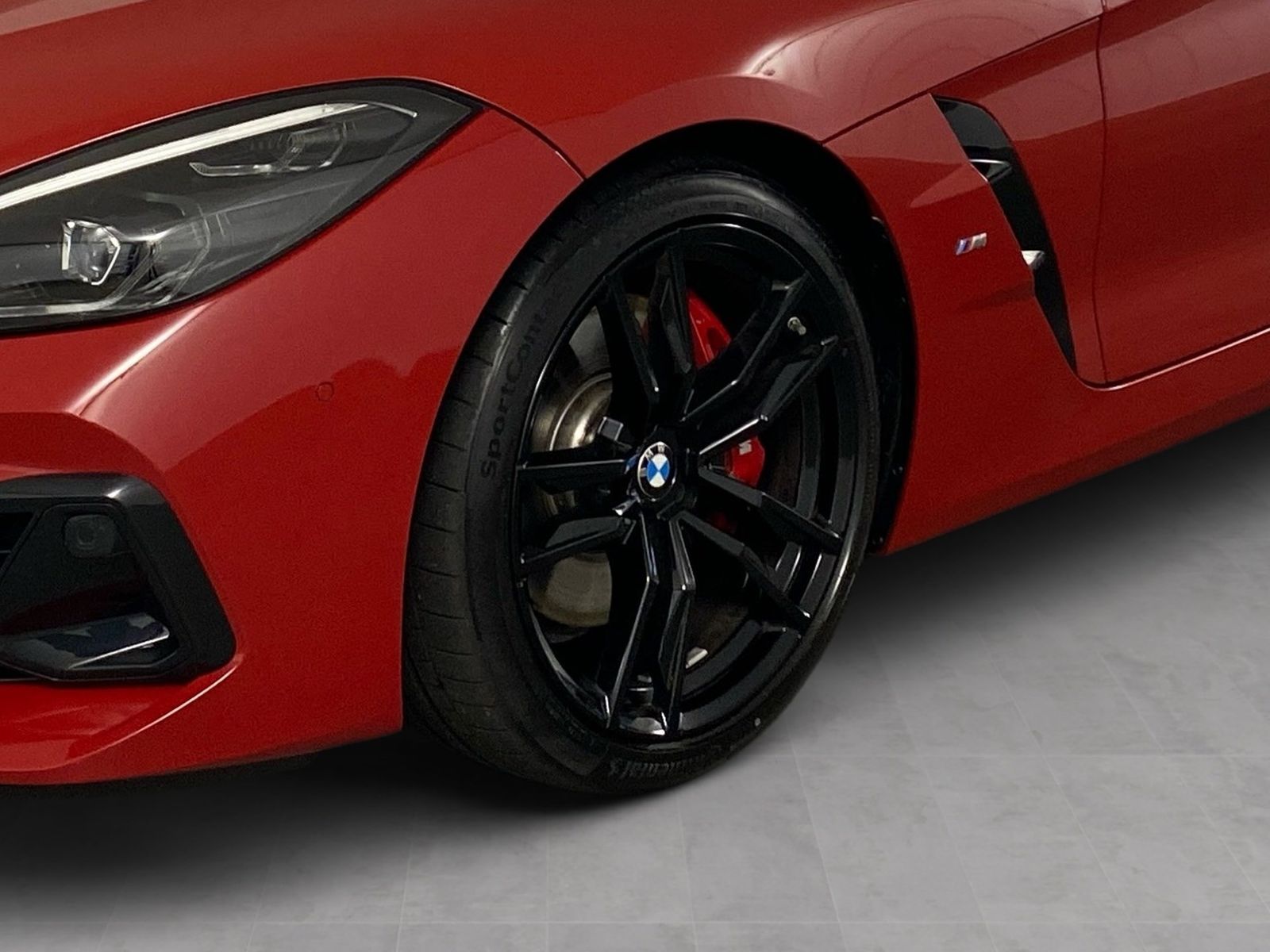 BMW Z4 2025 г. Красный, пробег 17092 км