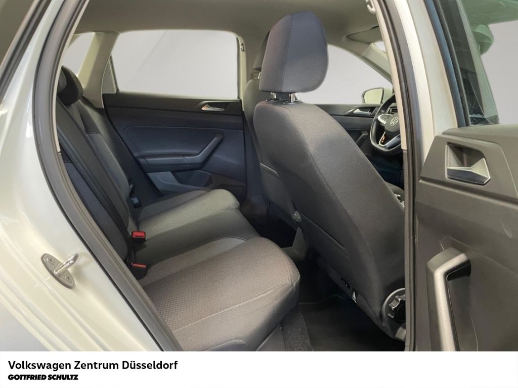 Volkswagen Polo 2023 г. Белый, пробег 41700 км