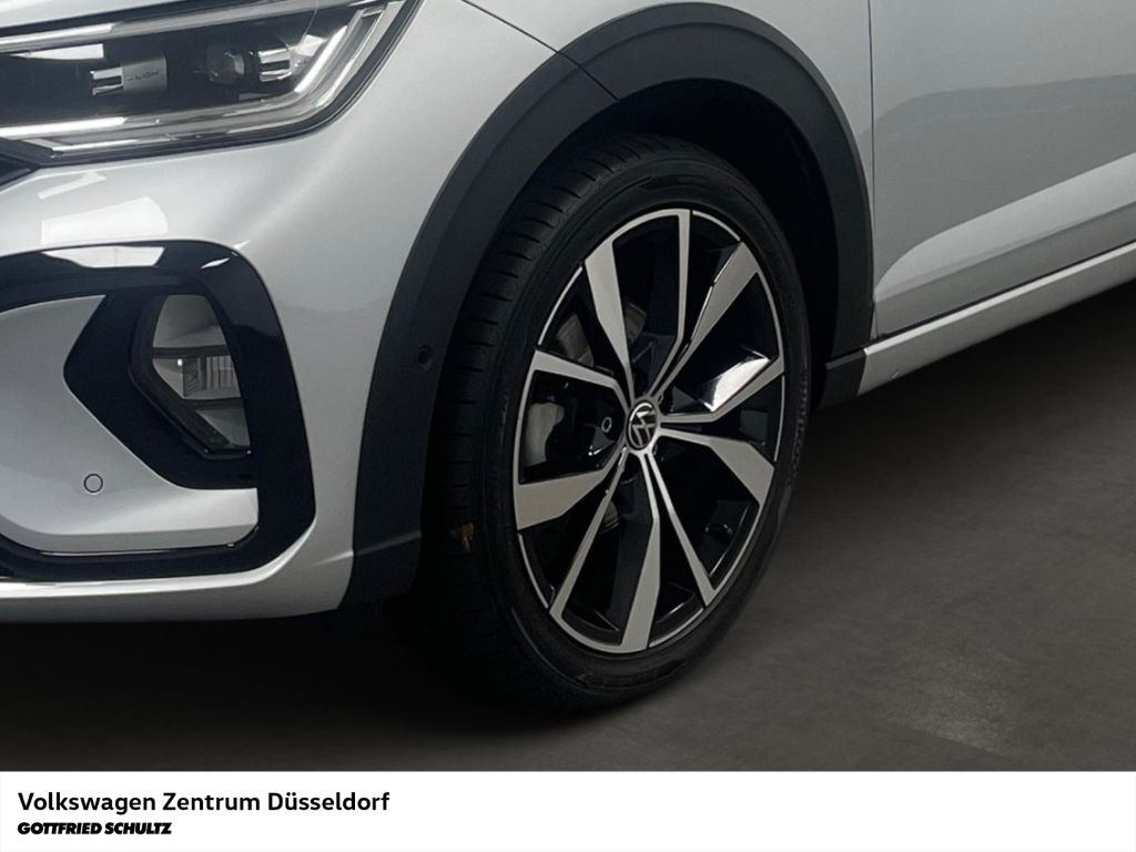 Volkswagen Taigo 2023 г. Серебристый, пробег 35860 км