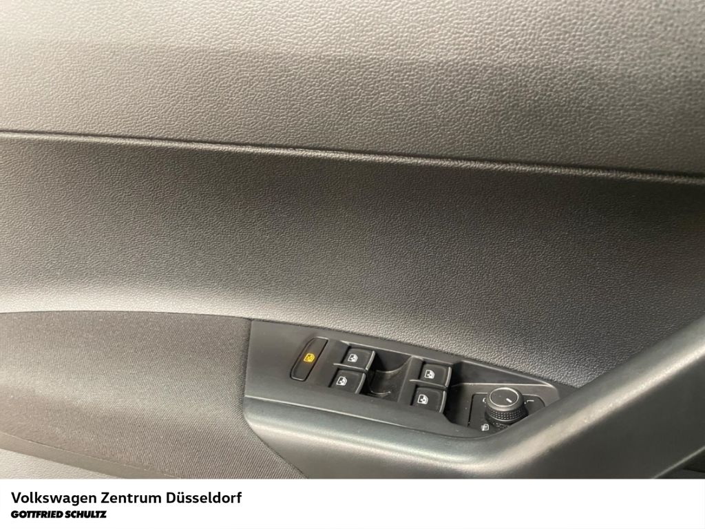 Volkswagen Taigo 2023 г. Серебристый, пробег 35860 км