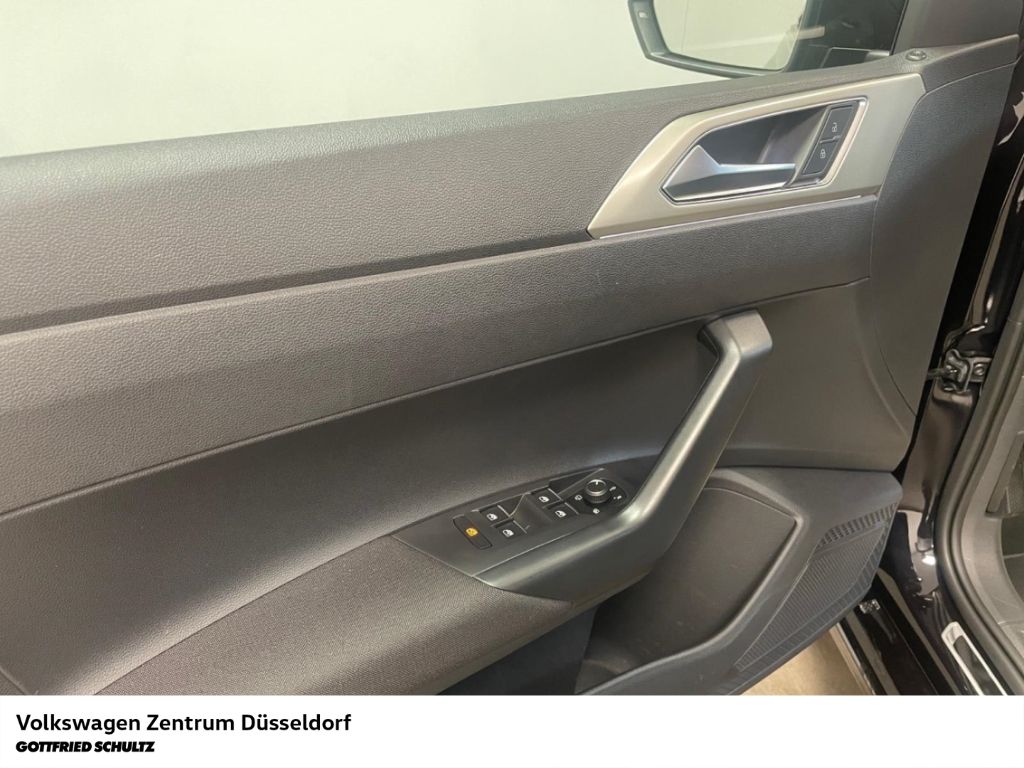 Volkswagen Polo 2024 г. Чёрный, пробег 42641 км