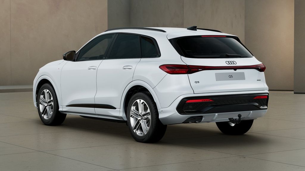 Audi Q5 2026 г. Белый, пробег 27232 км