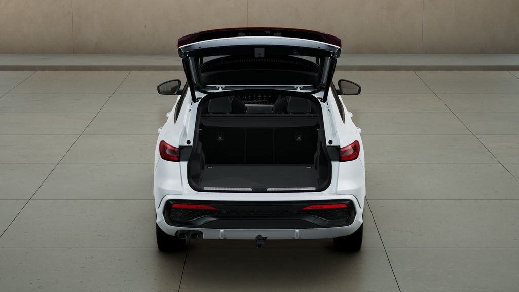 Audi Q5 2026 г. Белый, пробег 27232 км