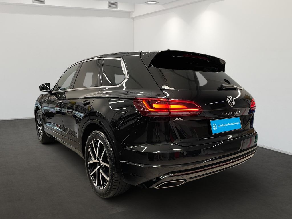 Volkswagen Touareg 2022 г. Чёрный, пробег 39160 км