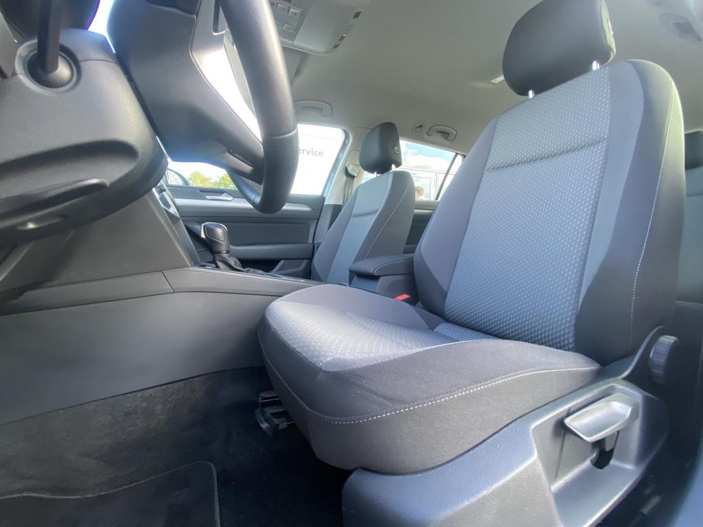 Volkswagen PASSAT VARIANT 2023 г. Серый, пробег 30310 км