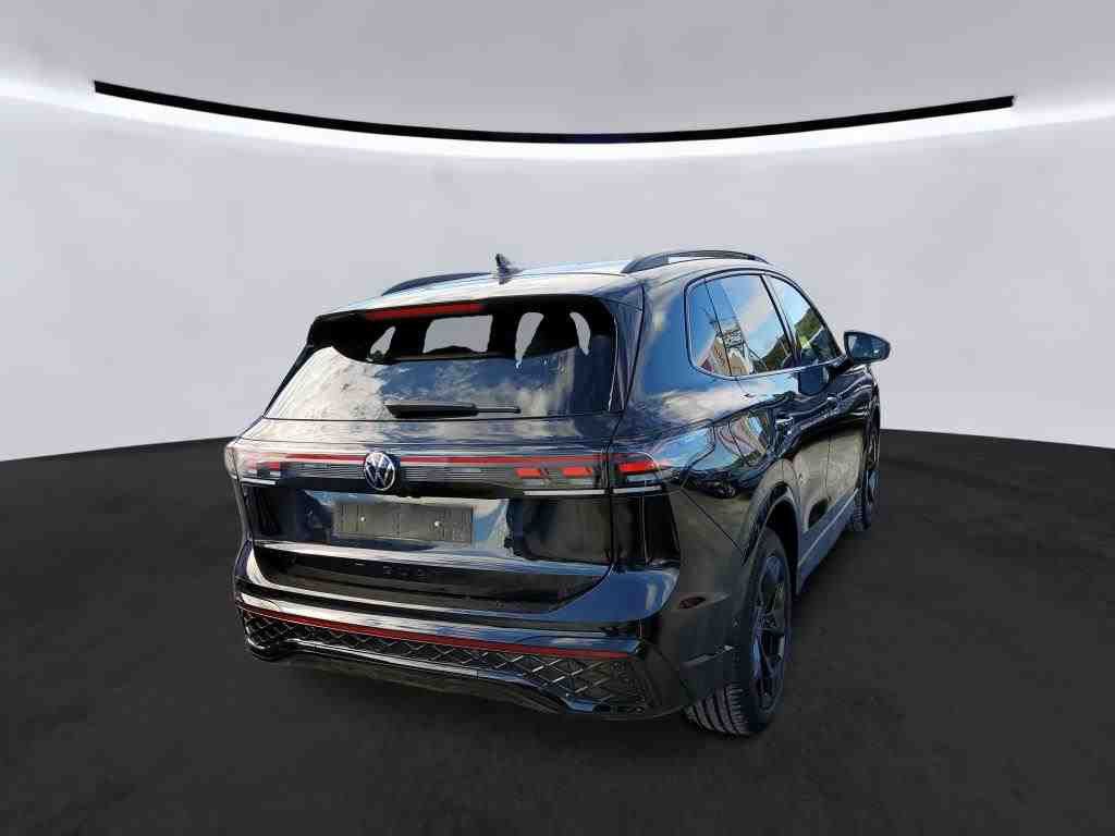 Volkswagen Tiguan 2024 г. Чёрный, пробег 57200 км