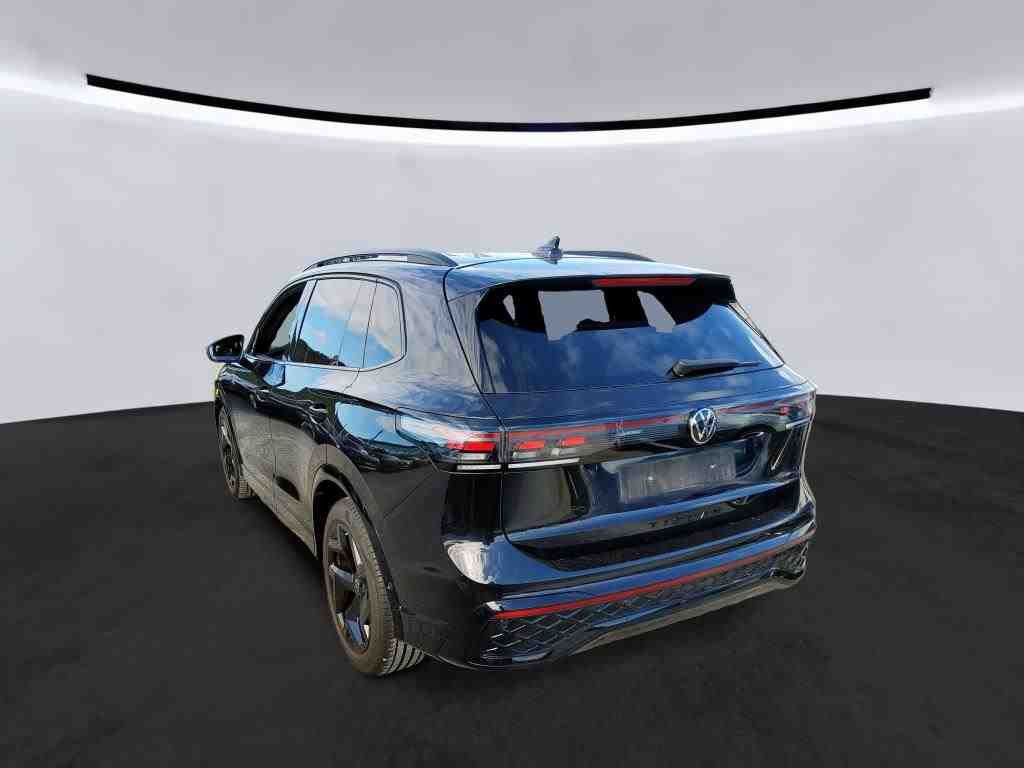 Volkswagen Tiguan 2024 г. Чёрный, пробег 57200 км