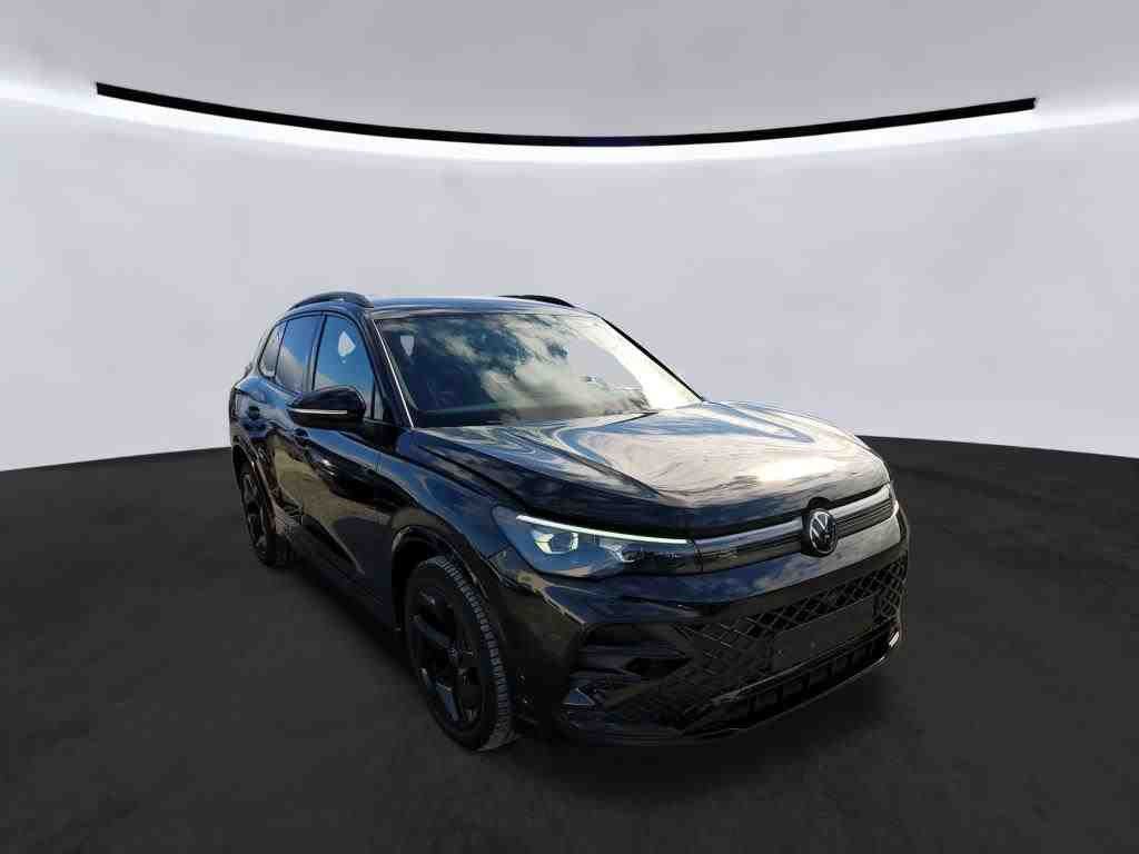Volkswagen Tiguan 2024 г. Чёрный, пробег 57200 км