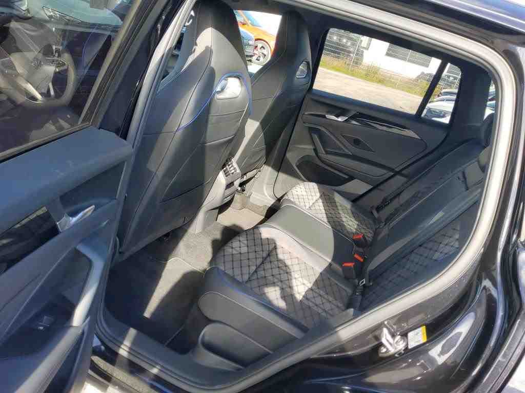 Volkswagen Tiguan 2024 г. Чёрный, пробег 57200 км
