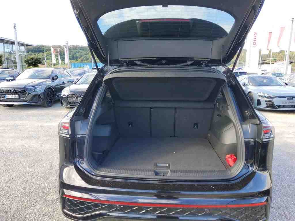 Volkswagen Tiguan 2024 г. Чёрный, пробег 57200 км