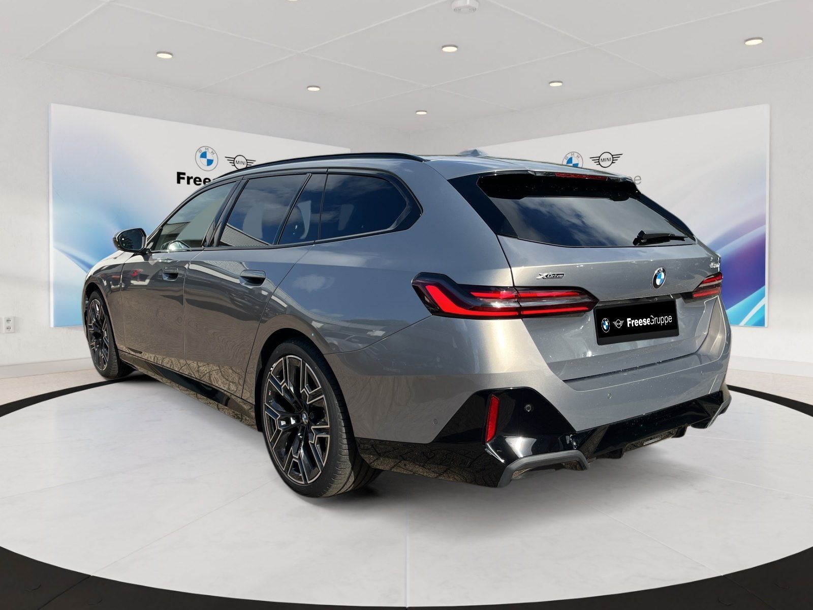 BMW 520 2026 г. Серебристый, пробег 24563 км