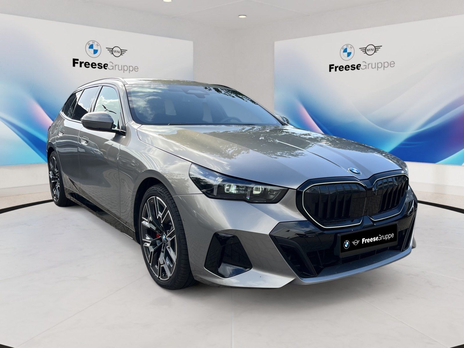 BMW 520 2026 г. Серебристый, пробег 24563 км