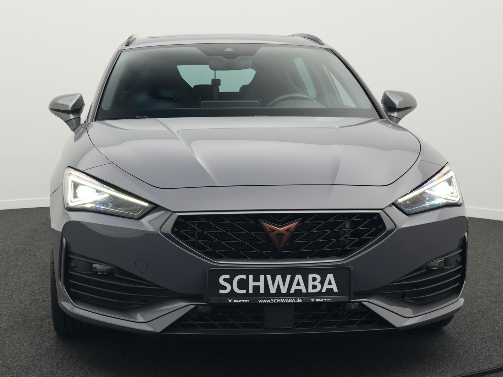 Cupra Leon 2023 г. Серый, пробег 43000 км