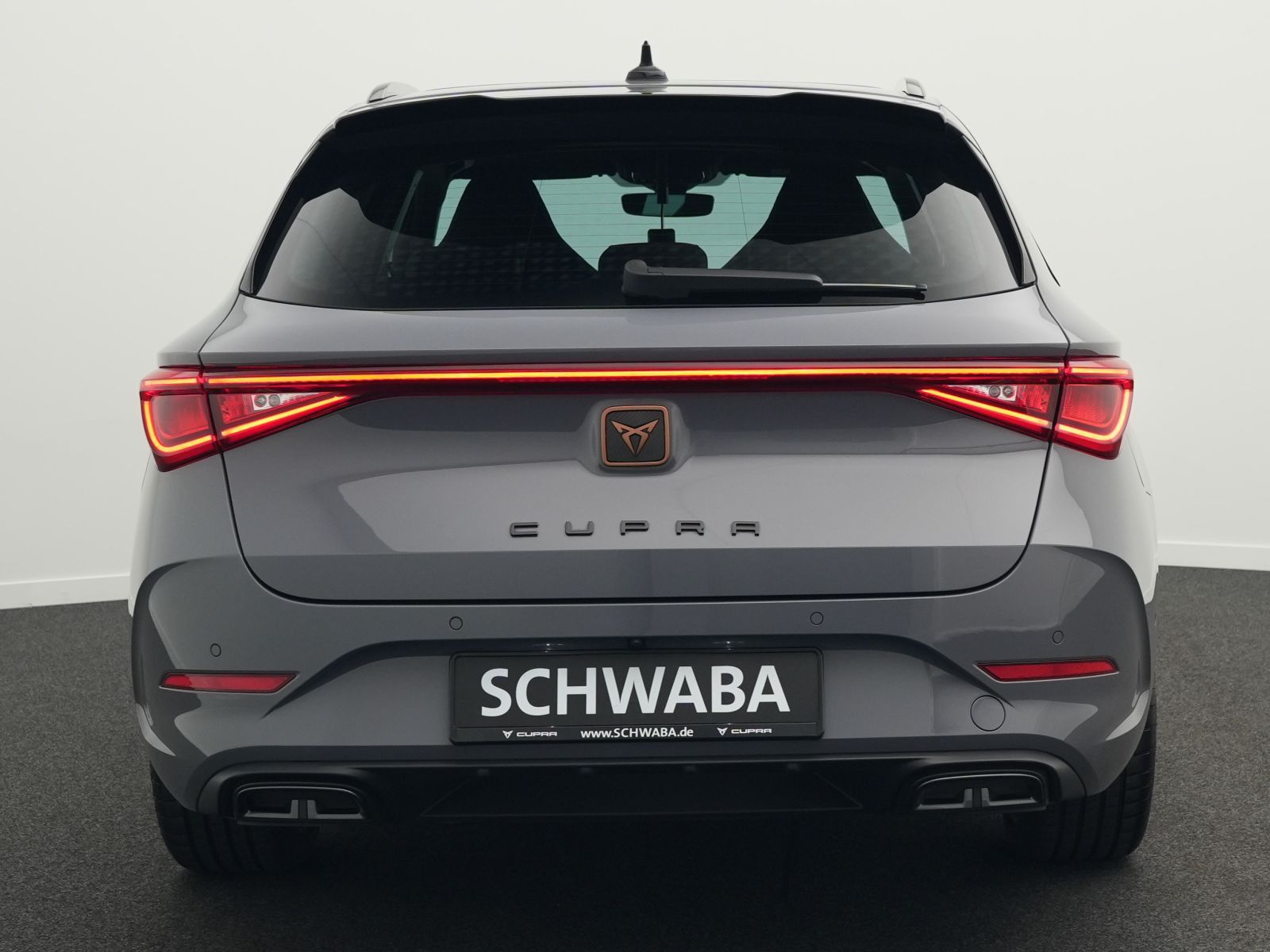 Cupra Leon 2023 г. Серый, пробег 43000 км