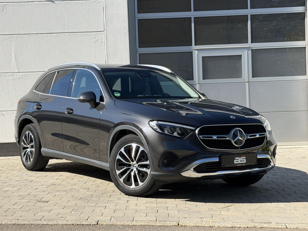 Mercedes-Benz GLC 200 2023 г. Серый, пробег 39900 км