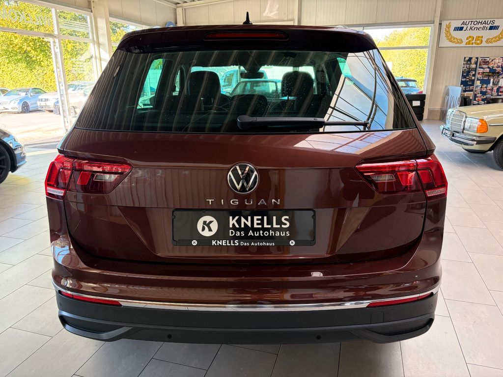 Volkswagen Tiguan 2024 г. Коричневый, пробег 37300 км