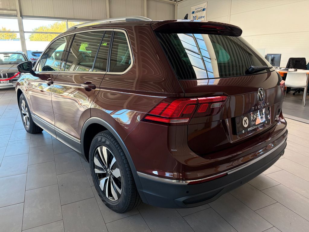 Volkswagen Tiguan 2024 г. Коричневый, пробег 37300 км